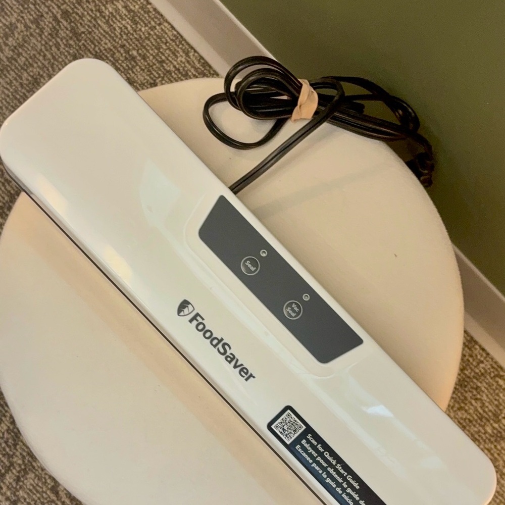 FoodSaver White Vacuum Sealer